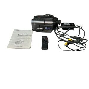 Sony Handycam CCD-TRV30 Video 8 Camera, Charger, AV Cable, Remote, Manual  parts
